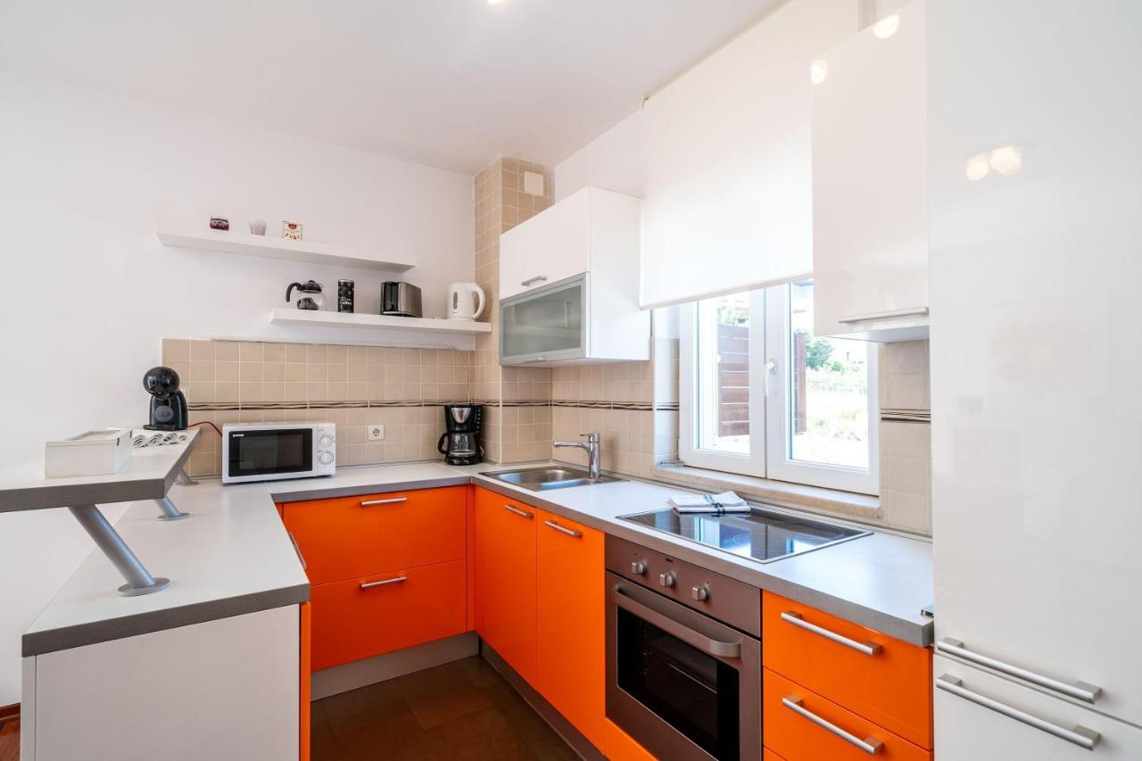 Lorena With Private Pool Apartman