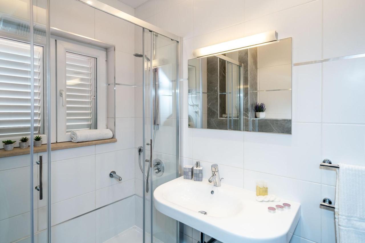 Lorena With Private Pool Apartman Dubrovnik