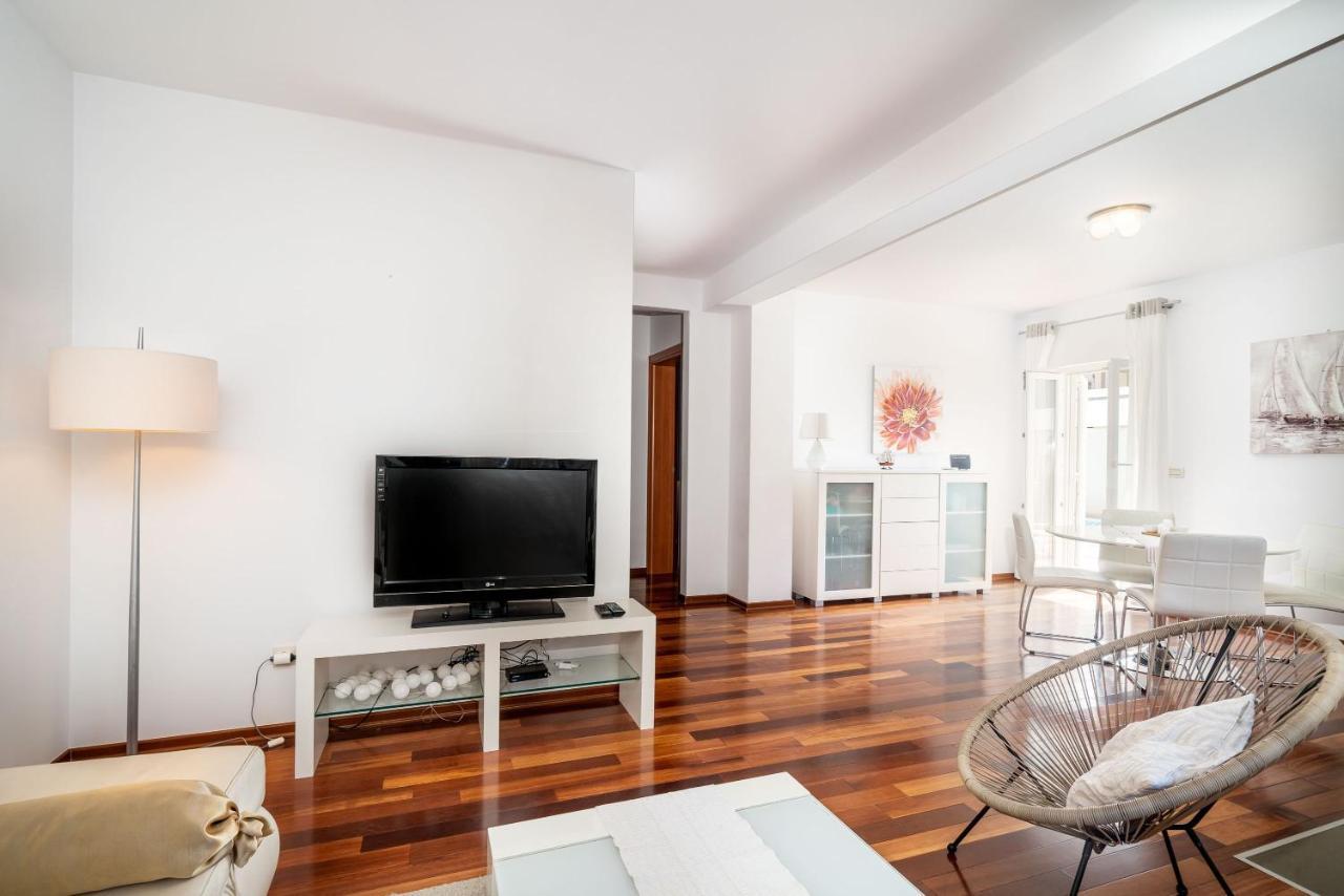 Lorena With Private Pool Apartment