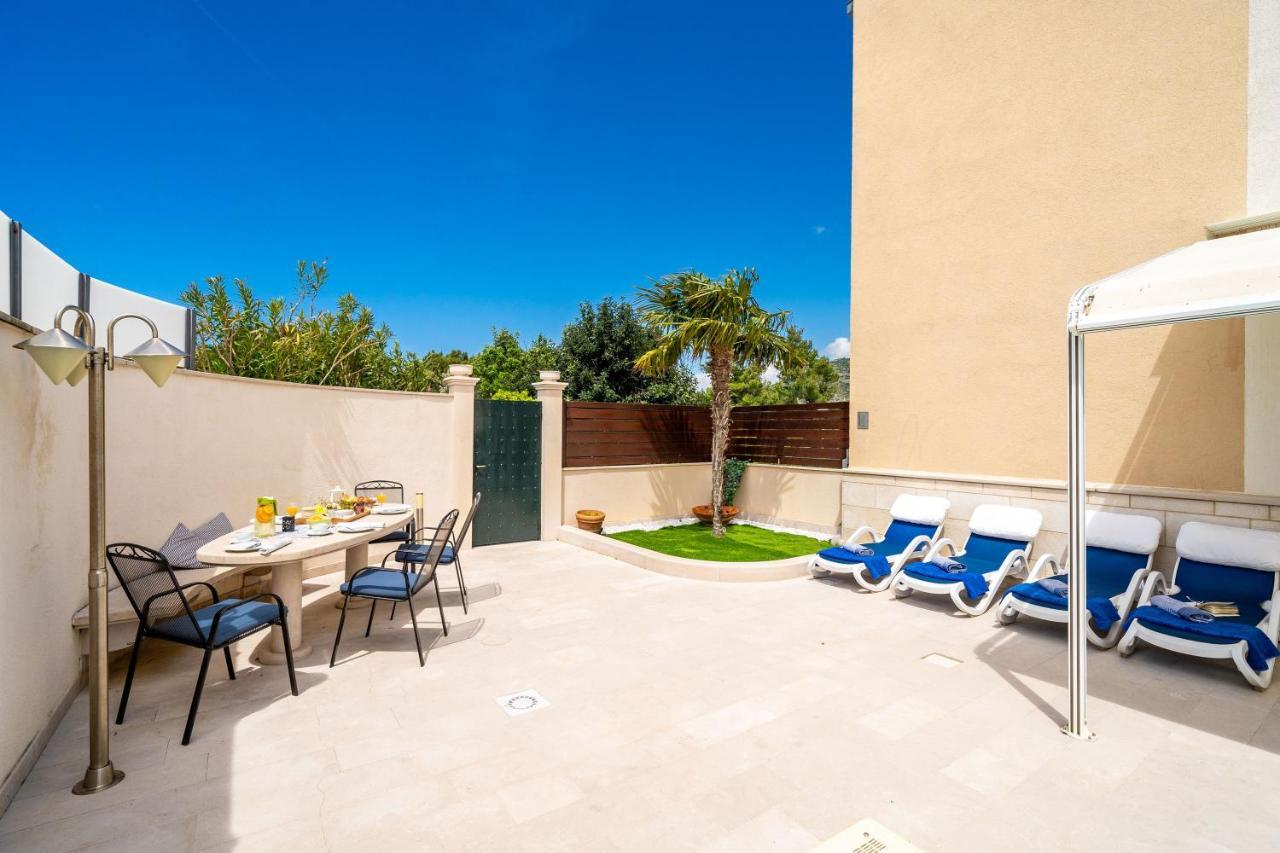 Lorena With Private Pool