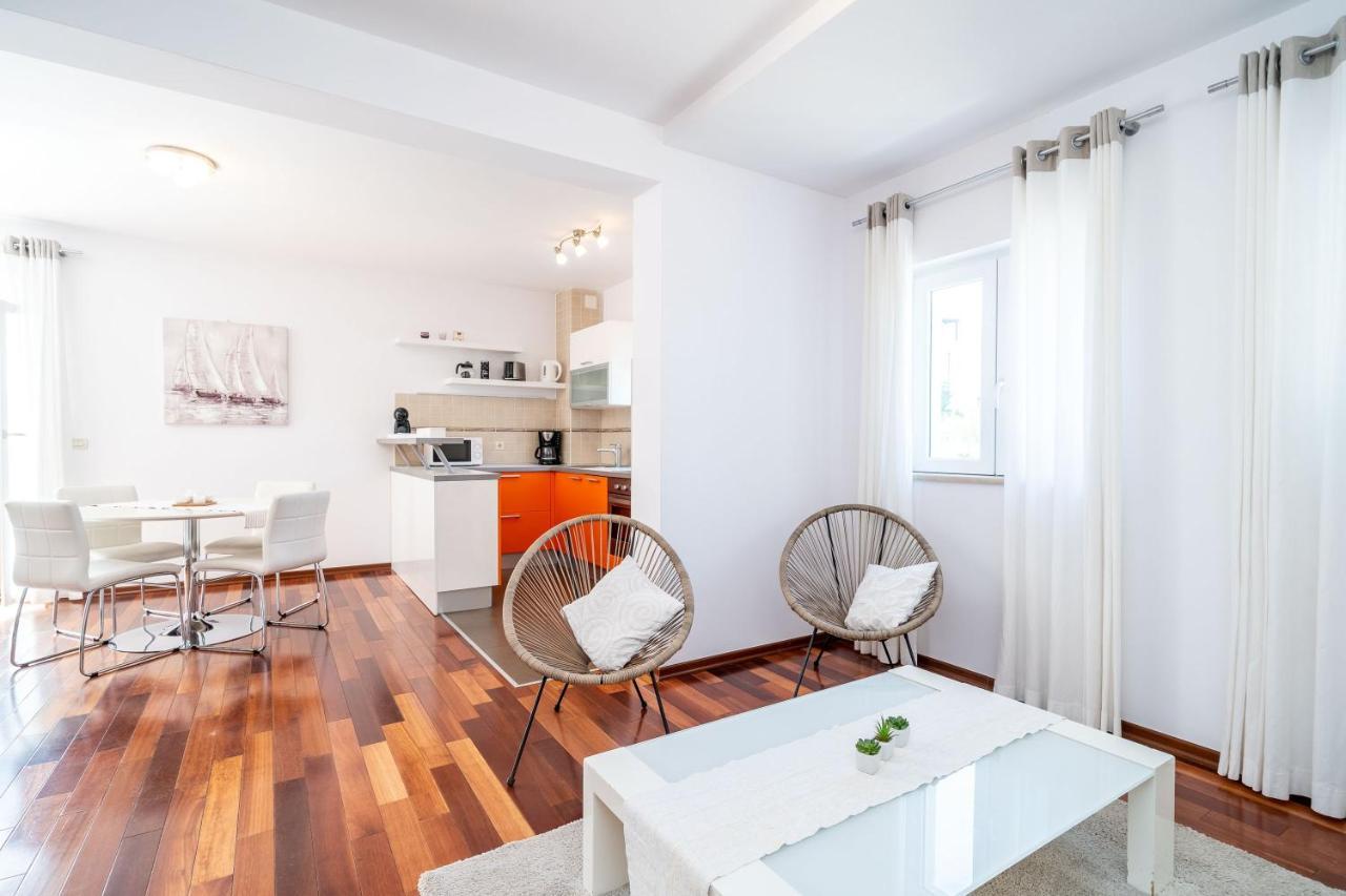 Apartment Lorena With Private Pool